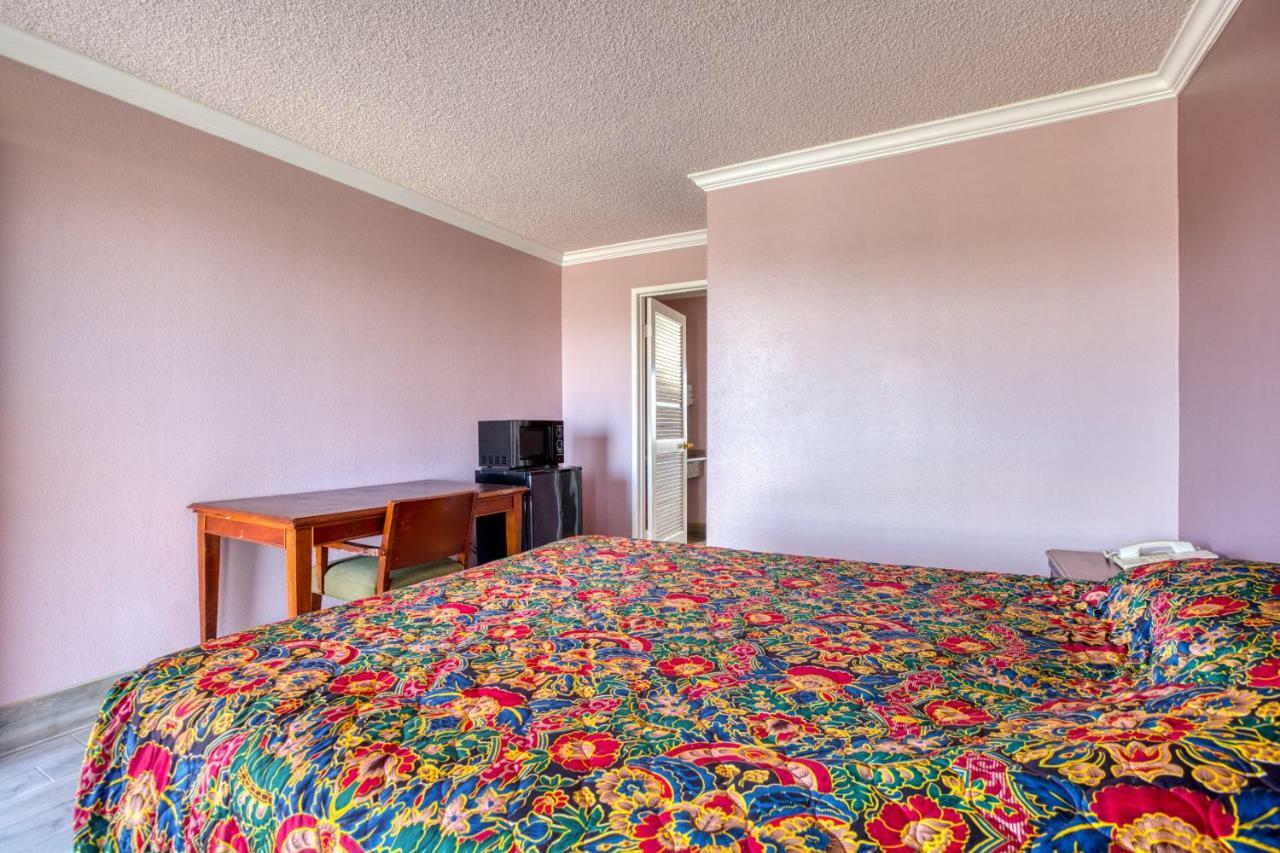 Hotel Corona Ca - Hwy 91 Eksteriør bilde